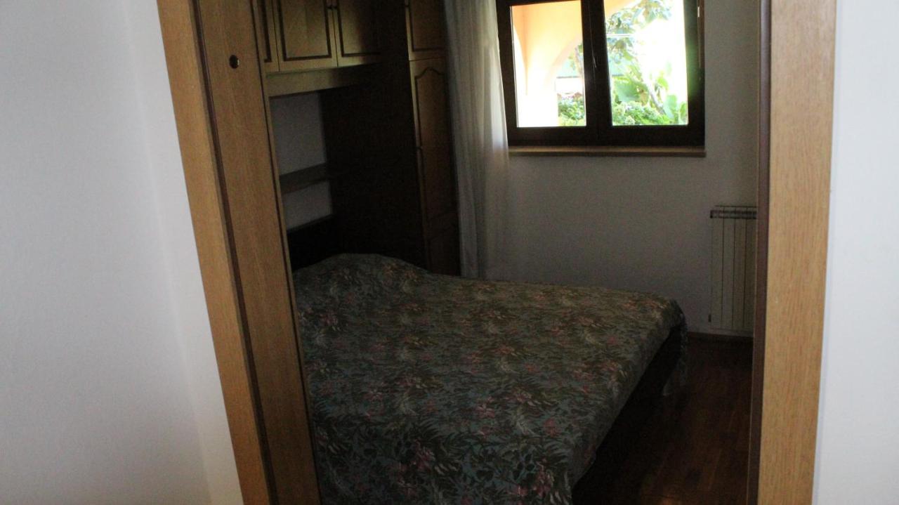 Apartman 100M2, Full Opremljen, Privatni Parking. Pola Esterno foto